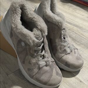 Bzees Gray Fur-Lined Sneakers